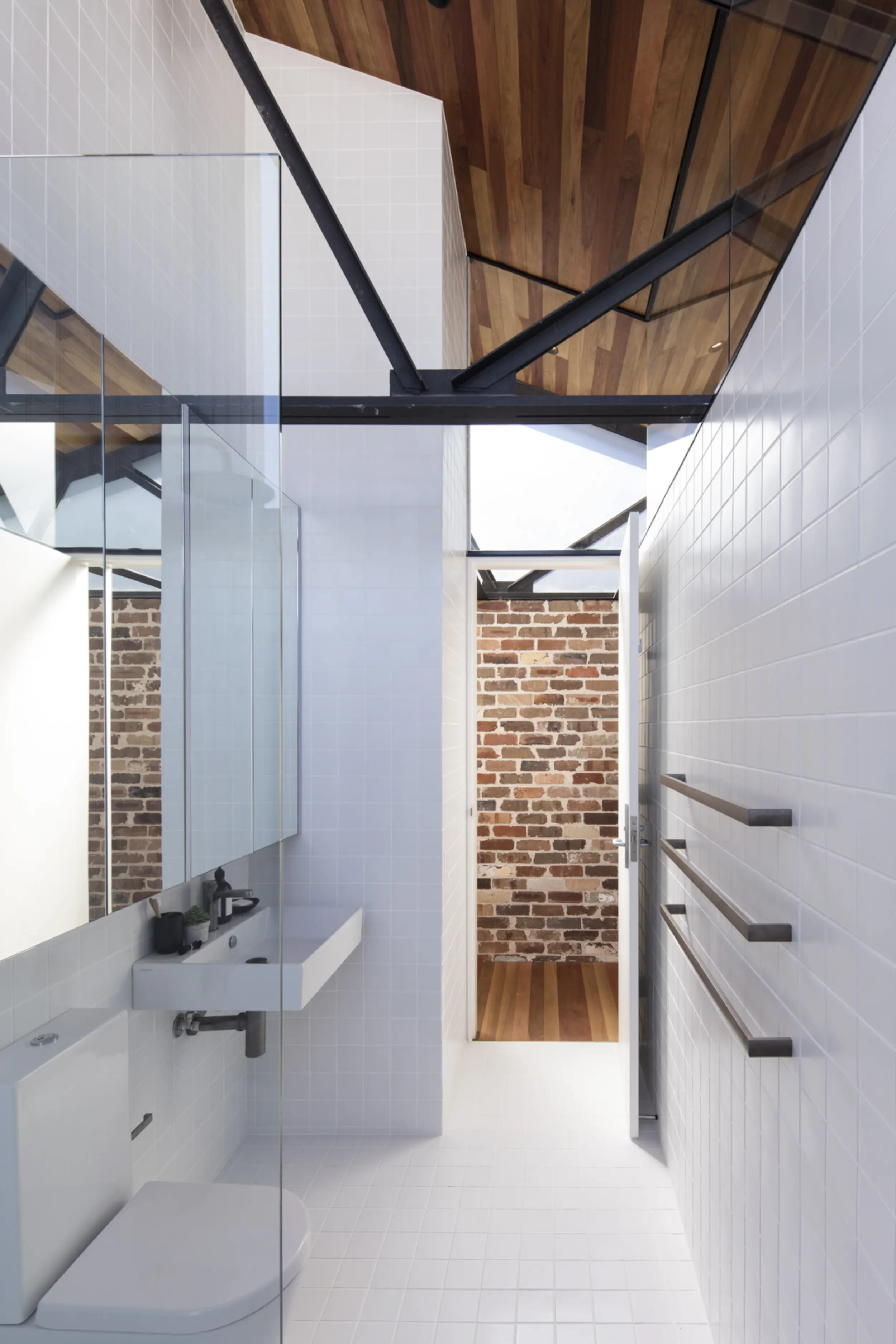 Truss House thumbnail 6
